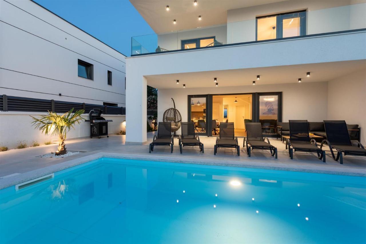 Villa Manhattan Dobrinj Екстериор снимка
