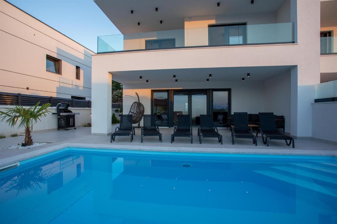 Villa Manhattan Dobrinj Екстериор снимка